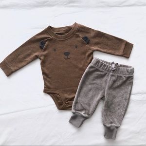 Carter’s - Set of onesies and pants